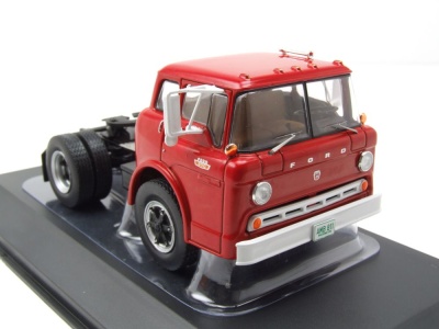 Ford C-Serie Zugmaschine 1967 rot Modellauto 1:43 ixo models