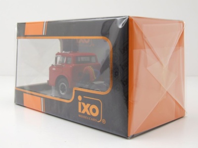 Ford C-Serie Zugmaschine 1967 rot Modellauto 1:43 ixo models