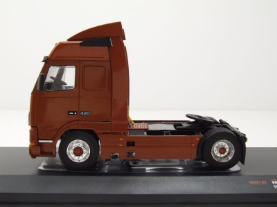 Volvo FH12 Globetrotter XL Zugmaschine 1994 kupfer Modellauto 1:43 ixo models