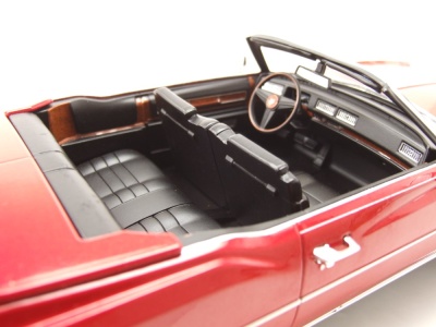 Cadillac Eldorado Convertible 1976 rot Modellauto 1:18 MCG