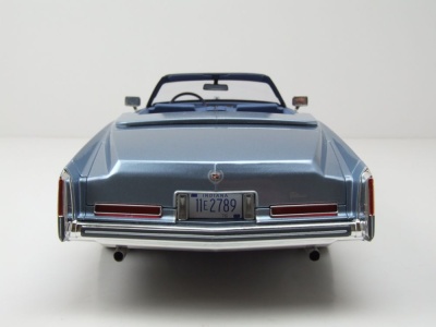 Cadillac Eldorado Convertible 1976 hellblau metallic Modellauto 1:18 MCG