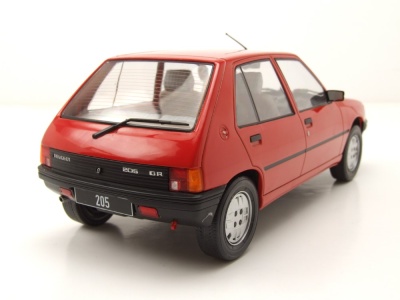Peugeot 205 1984 rot Modellauto 1:18 MCG