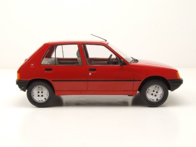 Peugeot 205 1984 rot Modellauto 1:18 MCG