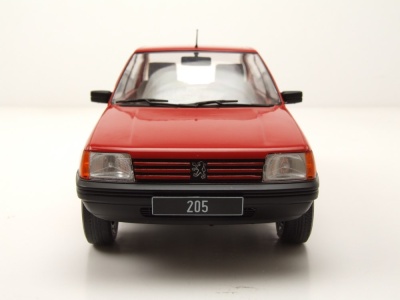 Peugeot 205 1984 rot Modellauto 1:18 MCG