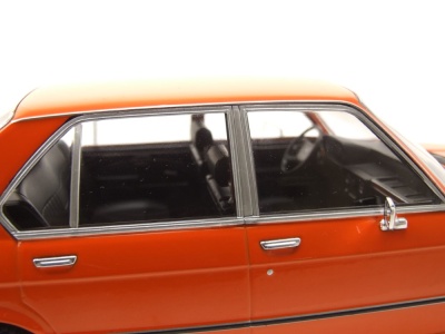 BMW 5er E12 1973 orange Modellauto 1:18 MCG