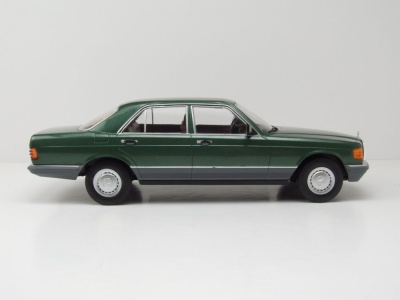 Mercedes S-Klasse W126 1979 dunkelgrün metallic Modellauto 1:18 MCG