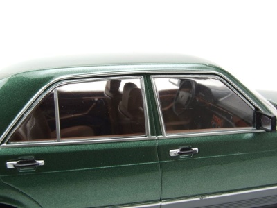 Mercedes S-Klasse W126 1979 dunkelgrün metallic Modellauto 1:18 MCG