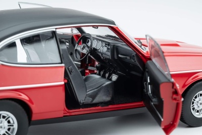 Ford Capri 2 Ghia 3.0 1974 rot schwarz Modellauto 1:18 Touring Modelcars