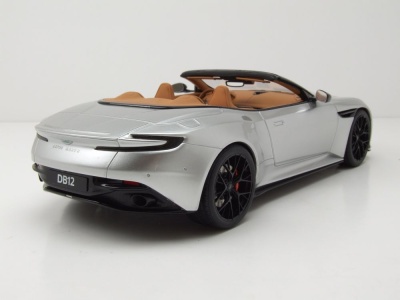 Aston Martin DB12 Volante 2023 silber Modellauto 1:18 GT...