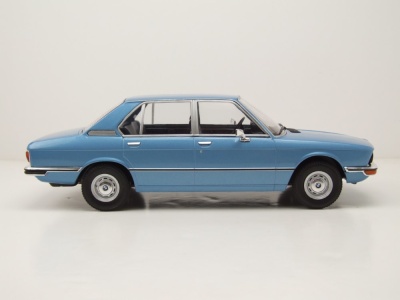 BMW 5er E12 1973 hellblau Modellauto 1:18 MCG