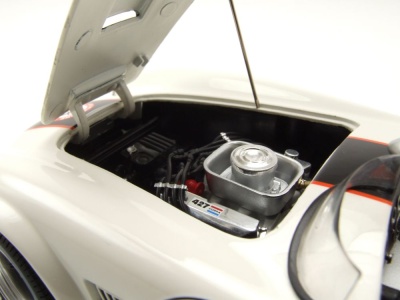 Shelby Cobra 427 S/C #91 Essex Wire Bridgehampton 1965 weiß Modellauto 1:18 Kyosho