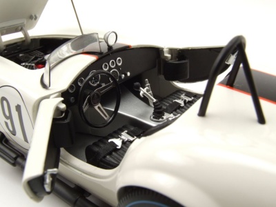 Shelby Cobra 427 S/C #91 Essex Wire Bridgehampton 1965 weiß Modellauto 1:18 Kyosho