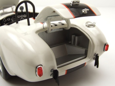 Shelby Cobra 427 S/C #91 Essex Wire Bridgehampton 1965 weiß Modellauto 1:18 Kyosho