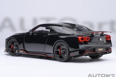 Nissan GT-R50 by Italdesign 2020 schwarz Modellauto 1:18...