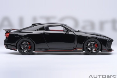 Nissan GT-R50 by Italdesign 2020 schwarz Modellauto 1:18 Autoart