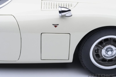 Toyota 2000 GT 1967 weiß Modellauto 1:18 Autoart