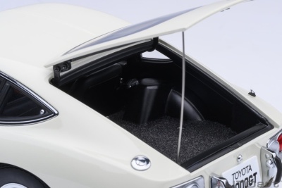 Toyota 2000 GT 1967 weiß Modellauto 1:18 Autoart
