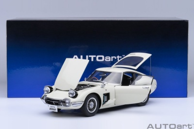 Toyota 2000 GT 1967 weiß Modellauto 1:18 Autoart