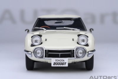 Toyota 2000 GT 1967 weiß Modellauto 1:18 Autoart