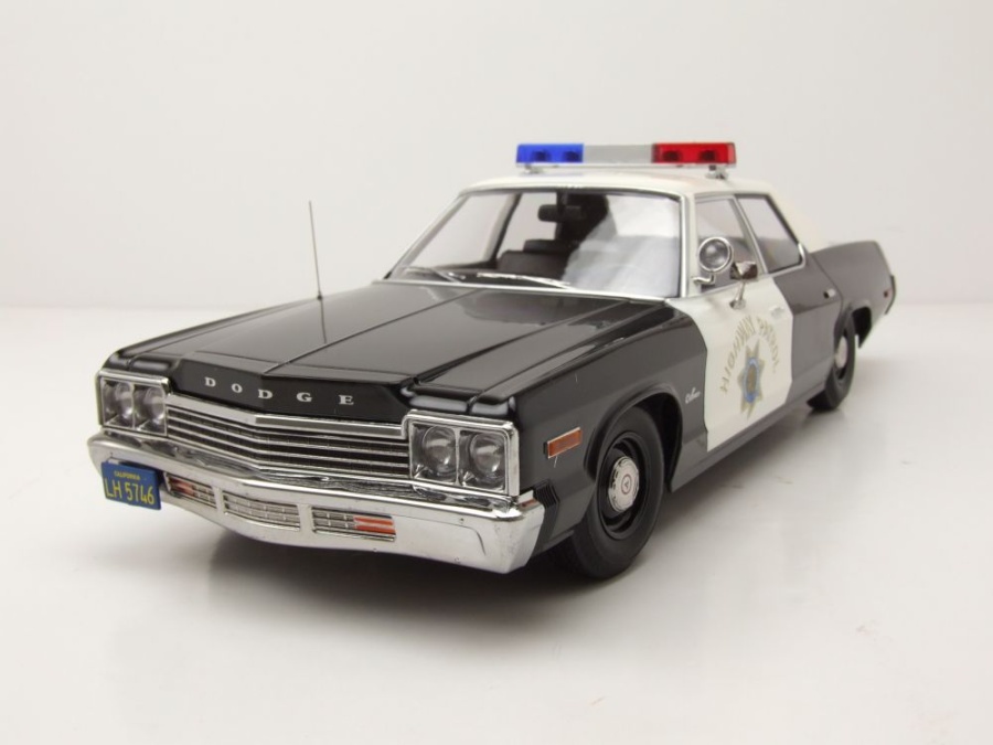 Dodge Monaco California Highway Patrol Police 1974 schwarz weiß Modellauto 1:18 KK Scale