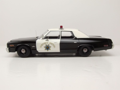 Dodge Monaco California Highway Patrol Police 1974 schwarz weiß Modellauto 1:18 KK Scale