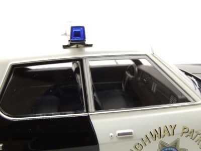 Dodge Monaco California Highway Patrol Police 1974 schwarz weiß Modellauto 1:18 KK Scale
