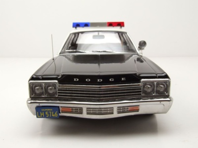 Dodge Monaco California Highway Patrol Police 1974 schwarz weiß Modellauto 1:18 KK Scale