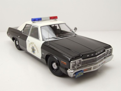 Dodge Monaco California Highway Patrol Police 1974 schwarz weiß Modellauto 1:18 KK Scale
