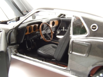 Ford Mustang 1969 grau John WIck Modellauto 1:18 Auto World