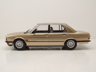 BMW 520i E28 1987 gold metallic Modellauto 1:18 ixo models
