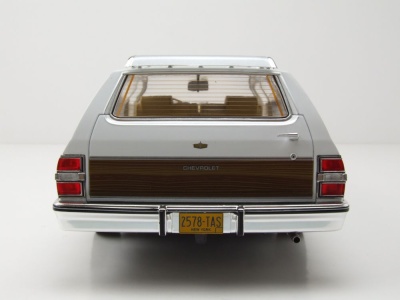 Chevrolet Caprice Estate Wagon Kombi 1985 weiß Holzoptik Modellauto 1:18 MCG