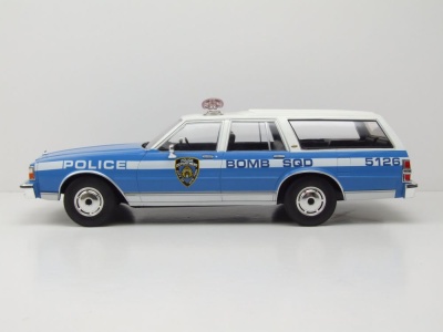 Chevrolet Caprice Estate Wagon Kombi NYPD Police 1985 blau weiß Modellauto 1:18 MCG