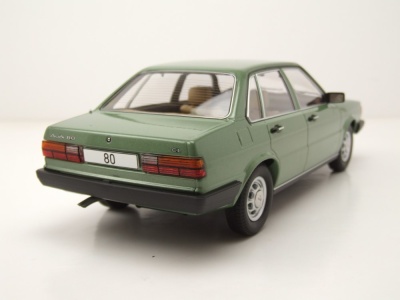 Audi 80 B2 1978 hellgrün metallic Modellauto 1:18 MCG
