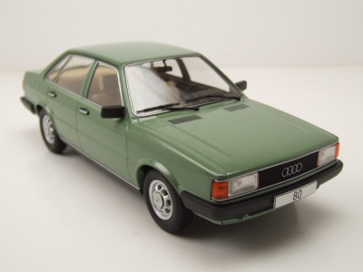 Audi 80 B2 1978 hellgrün metallic Modellauto 1:18 MCG