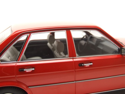 Audi 80 B2 1978 rot Modellauto 1:18 MCG