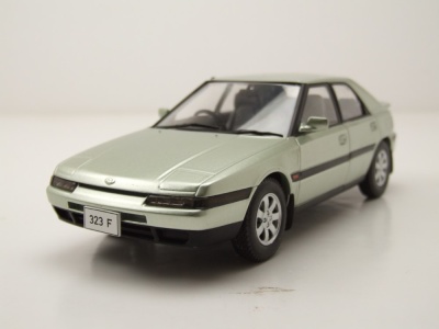 Mazda 323 F RHD 1989 hellgrün metallic Modellauto 1:24 Whitebox