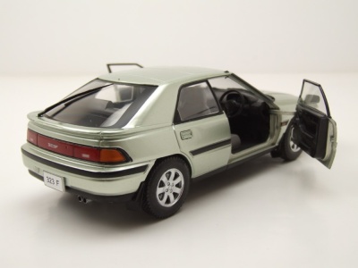 Mazda 323 F RHD 1989 hellgrün metallic Modellauto 1:24 Whitebox