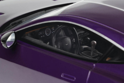 Aston Martin Valour 2023 lila Modellauto 1:18 GT Spirit