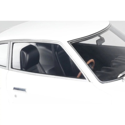 Nissan Fairlady Z Pandem RHD 2015 weiß Modellauto 1:18 Ottomobile