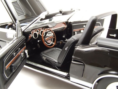 Shelby Ford Mustang GT350KR Convertible 1968 schwarz weiß Modellauto 1:18 Acme