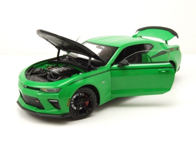 Chevrolet Camaro SS 1LE Nickey 2017 grün Modellauto 1:18 Auto World