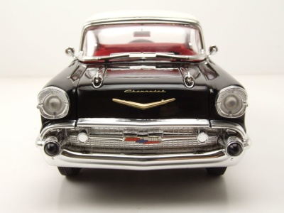 Chevrolet Bel Air Hardtop 1957 schwarz weiß Modellauto 1:18 Lucky Die Cast