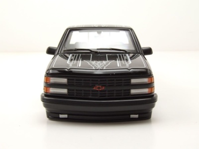 Chevrolet 454 SS Pick Up 1993 schwarz weiß Modellauto 1:24 Maisto