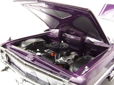 Chevrolet Impala Convertible Lowrider 1961 lila mit beweglicher Aufhängung Modellauto 1:18 Sun Star