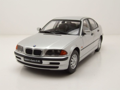BMW 3er E46 Limousine 1999 silber Modellauto 1:18 KK Scale