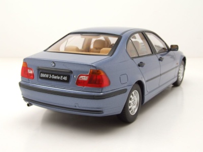 BMW 3er E46 Limousine 1999 hellblau metallic Modellauto...