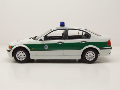 BMW 3er E46 Limousine Polizei 1999 weiß grün Modellauto 1:18 KK Scale