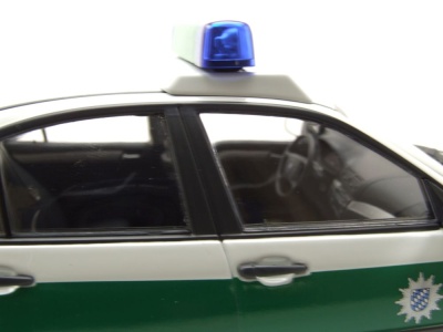 BMW 3er E46 Limousine Polizei 1999 weiß grün Modellauto 1:18 KK Scale