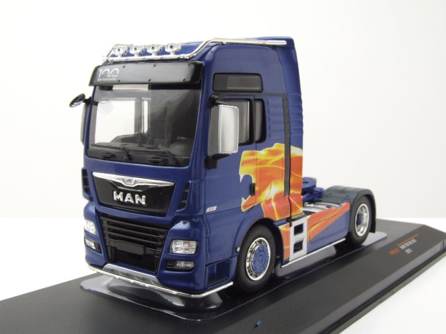 MAN TGX XXL Zugmaschine 2020 blau metallic Modellauto 1:43 ixo models