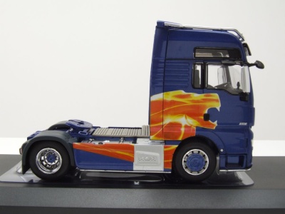 MAN TGX XXL Zugmaschine 2020 blau metallic Modellauto 1:43 ixo models